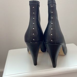 NWOT Seychelles high heel booties, black size 9